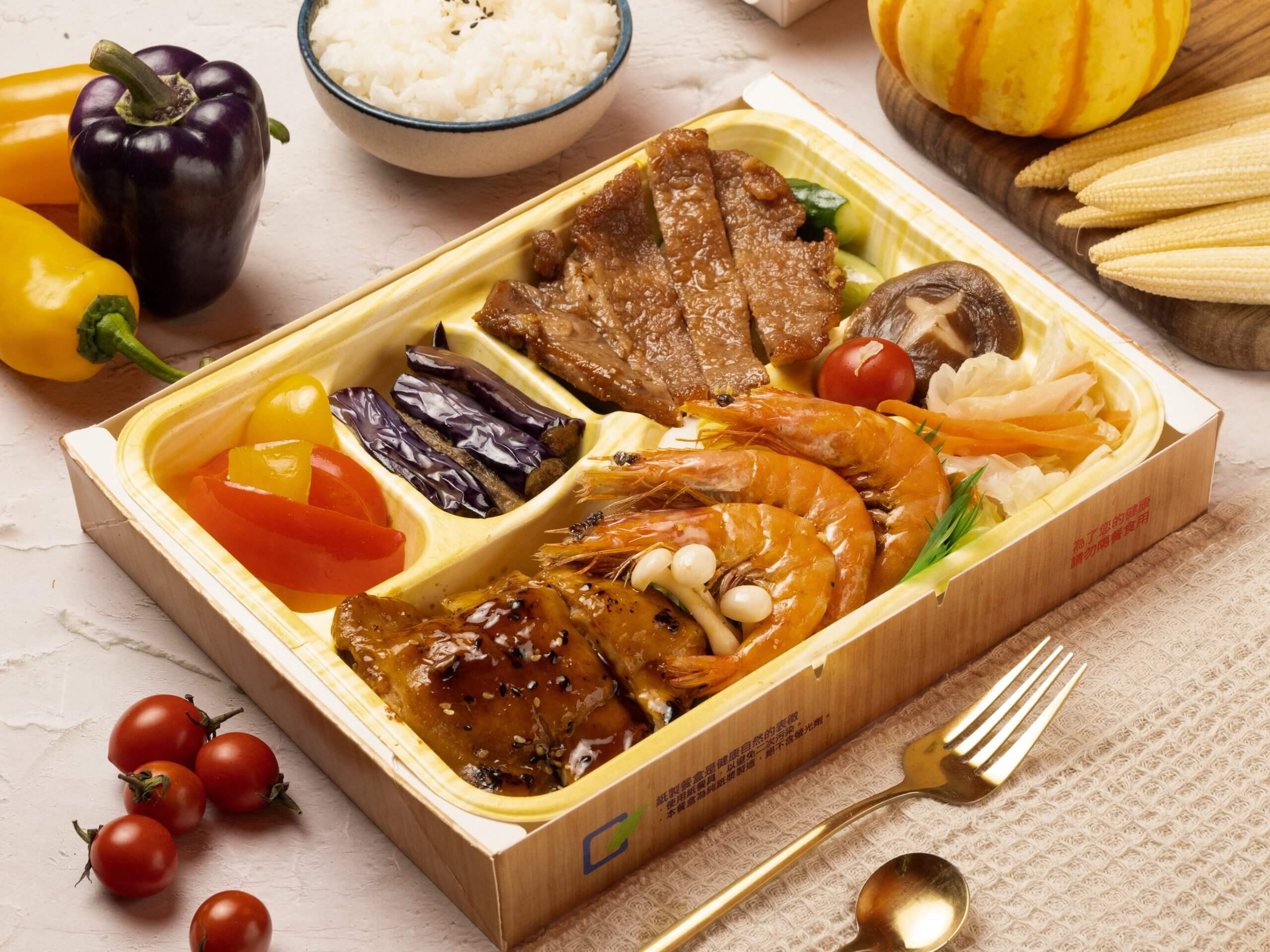 超豪華精緻會議餐盒/香嫩排骨+碳烤雞腿排+椒鹽鮮蝦