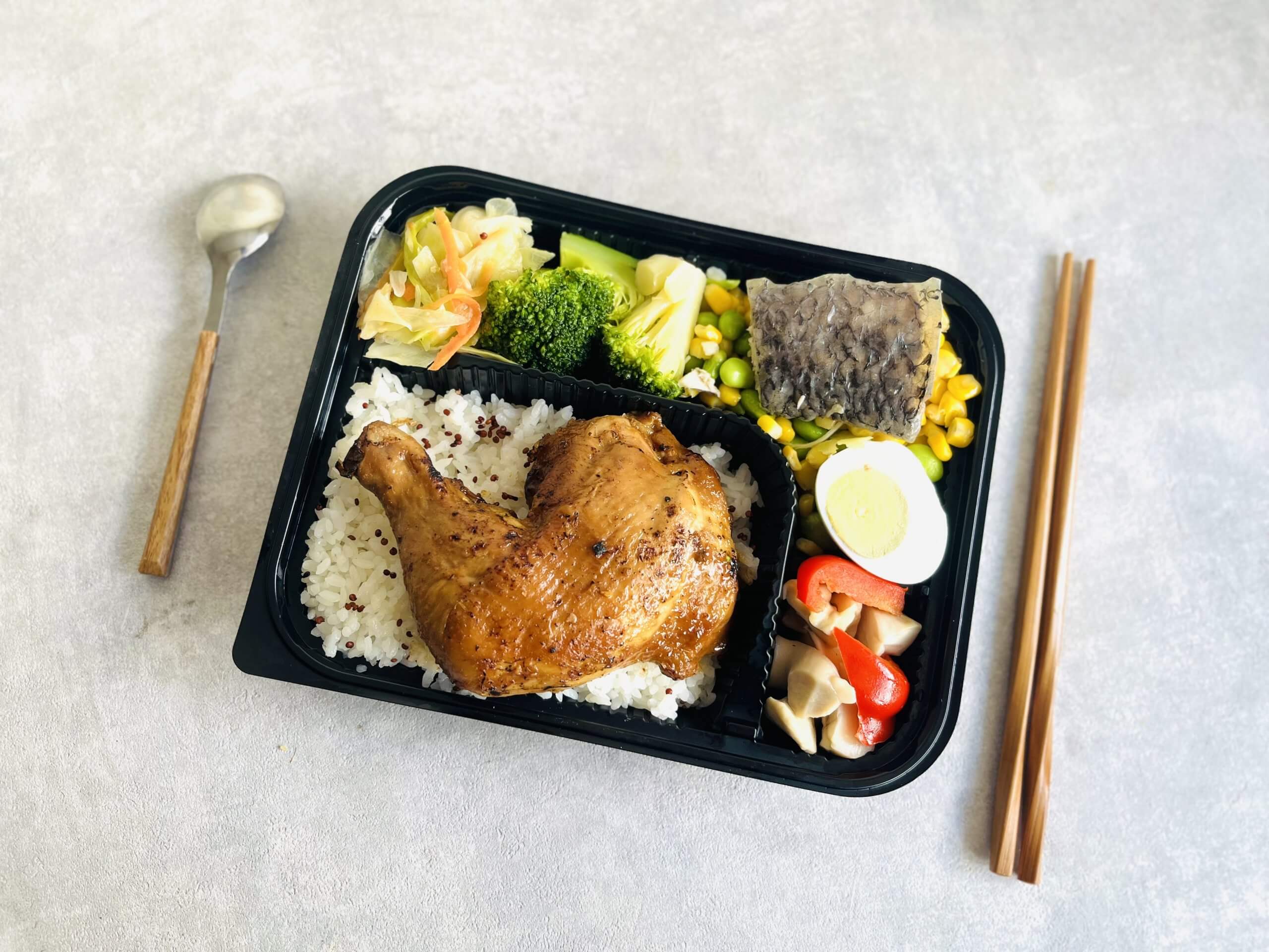 碳烤雞腿 × 清蒸鱸魚菲力低GI健康便當