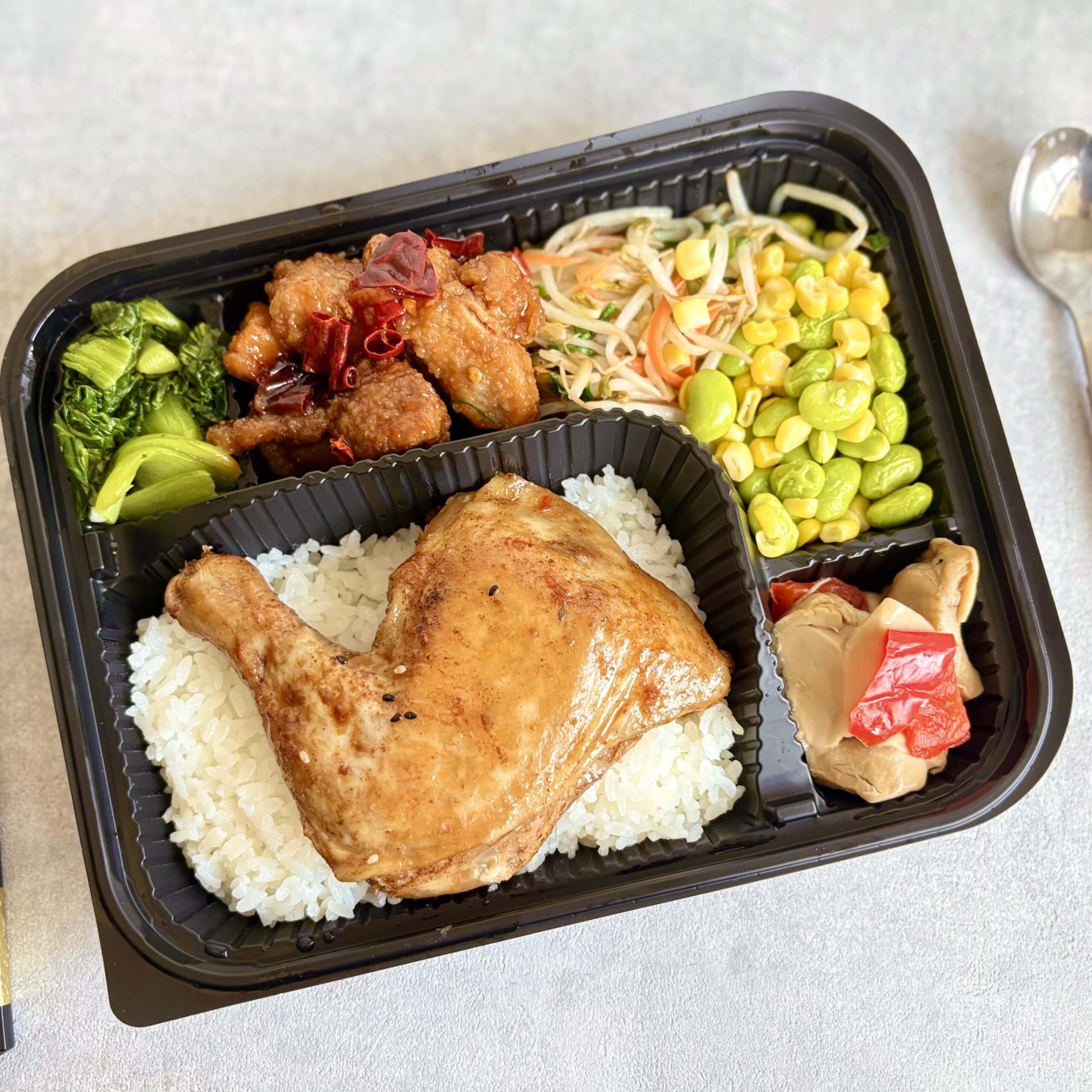 玫瑰油雞腿＋宮保豬肉會議便當(20個起訂)